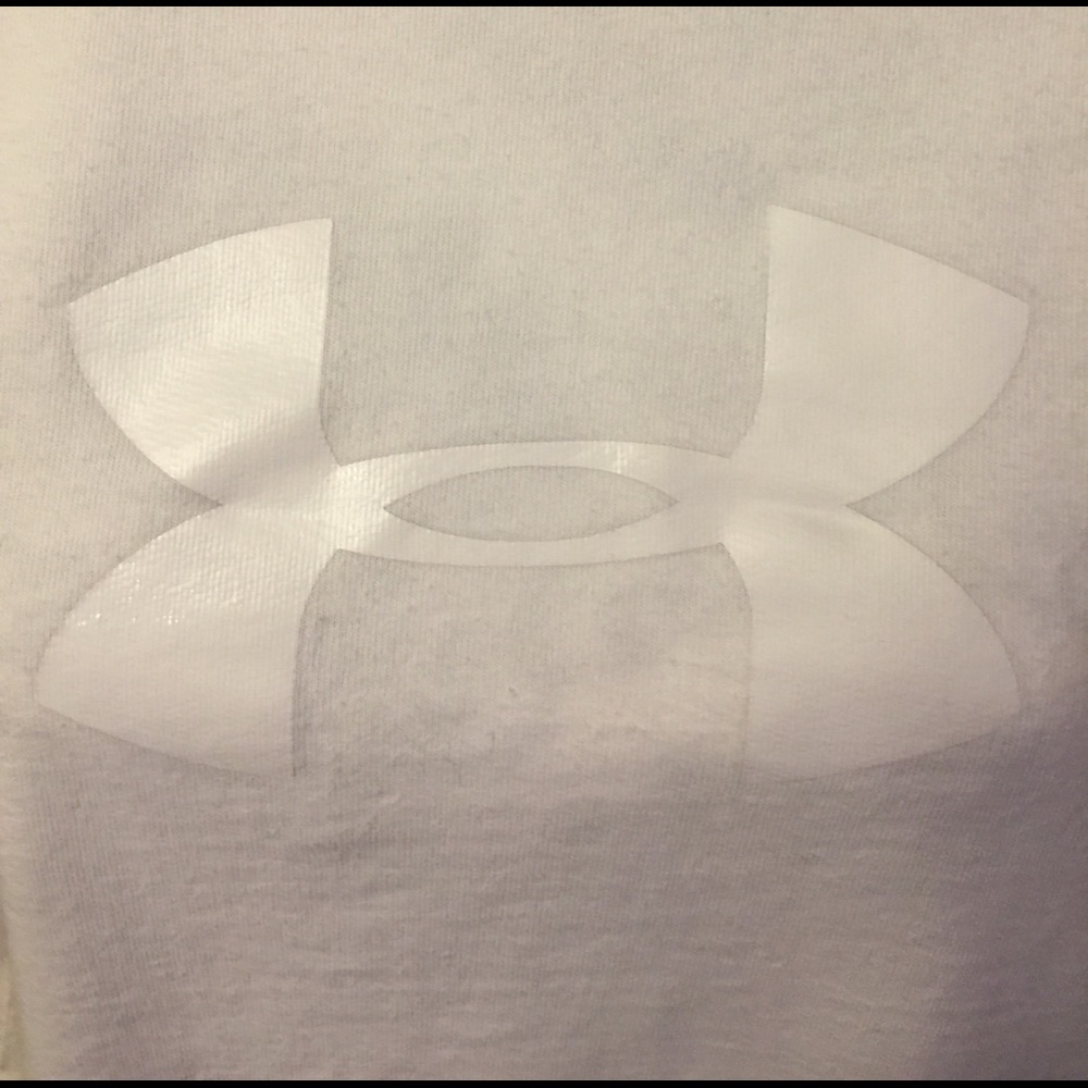 Under armour  white crew neck tag removed S