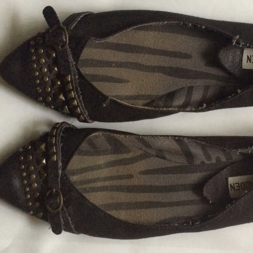 Steve madden studded flats