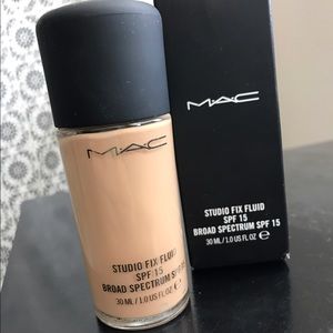 MAC studio fix fluid SPF 15 broad spectrum