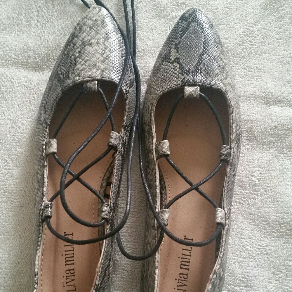 lace up, snakeskin pattern ballerina flats