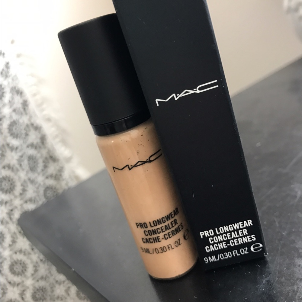 MAC pro long wear concealer