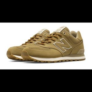 Unisex New Balance tan 574 sneakers women's size 8