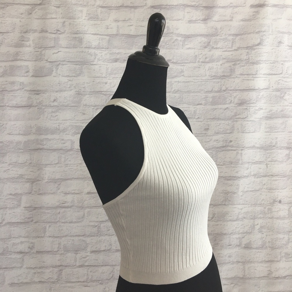 Sleeveless Cross-Back Ribbed Crop Top - Picture 4 of 6