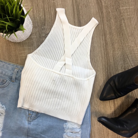 Sleeveless Cross-Back Ribbed Crop Top - Picture 2 of 6