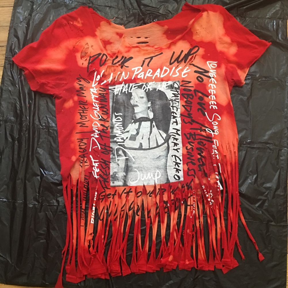 Rihanna concert shirt