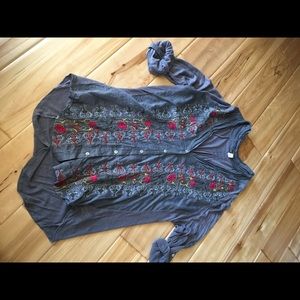 Anthro Tiny embroidered tunic XL fits more like S