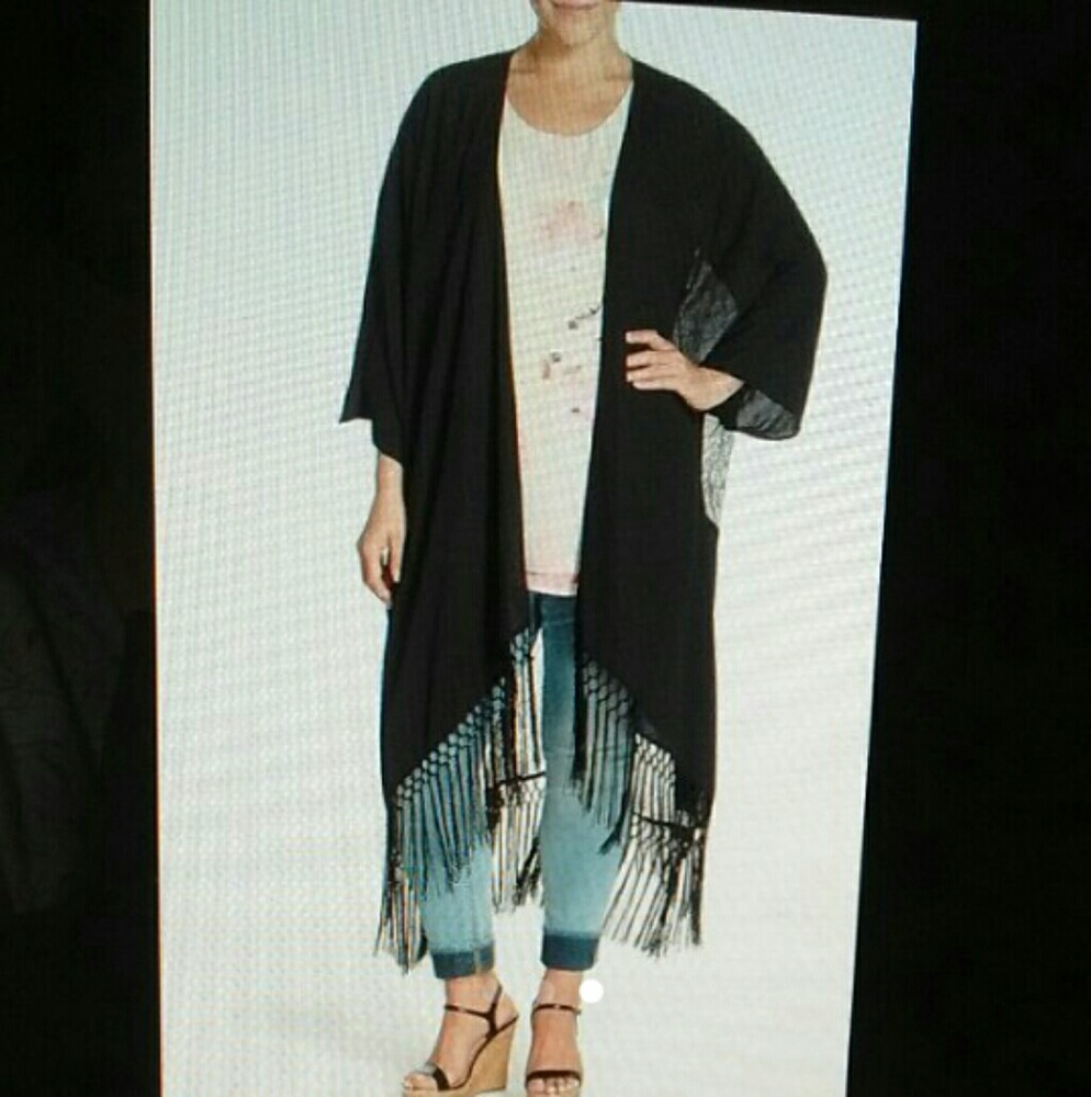 Melissa McCarthy Seven7 lace fringe kimono
