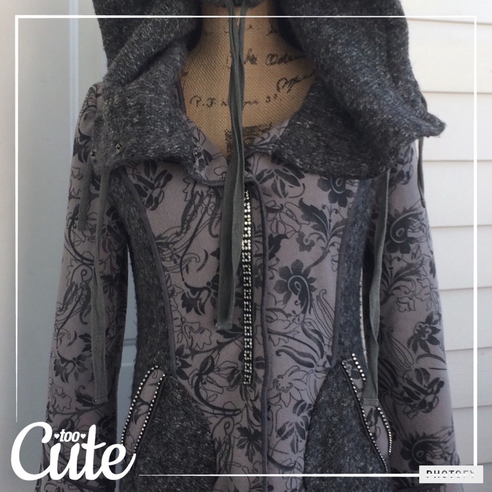 Radzoli Half Length Coat