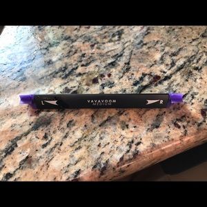 Makeup - The Vamp Stamp Winged Liner Tool Makeup - The Vamp Stamp Winged Liner Tool