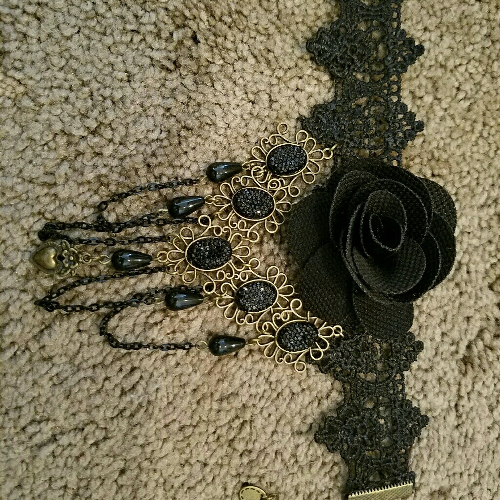 Crochet bracelet or necklace with rose