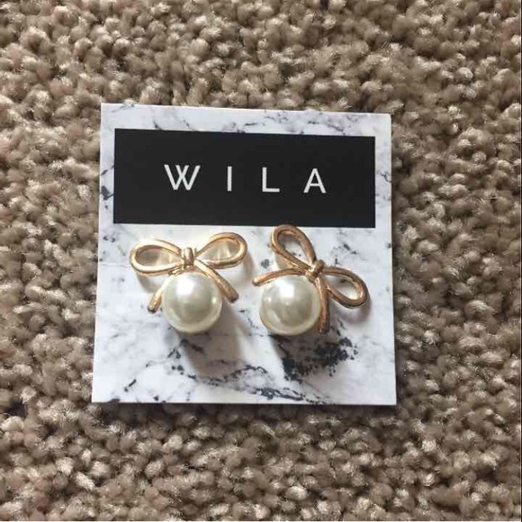 🆕Adorable Bow/Pearl Earrings - Picture 2 of 2