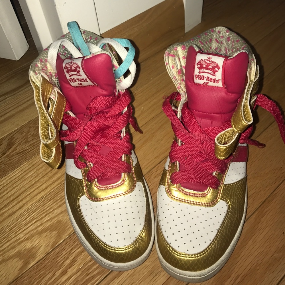 RARE COLLECTION PINK & GOLD 2 STRAP PRO-KEDS 👑