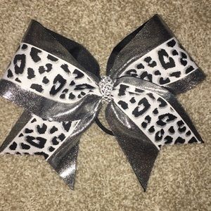 Cheetah Silver Bow