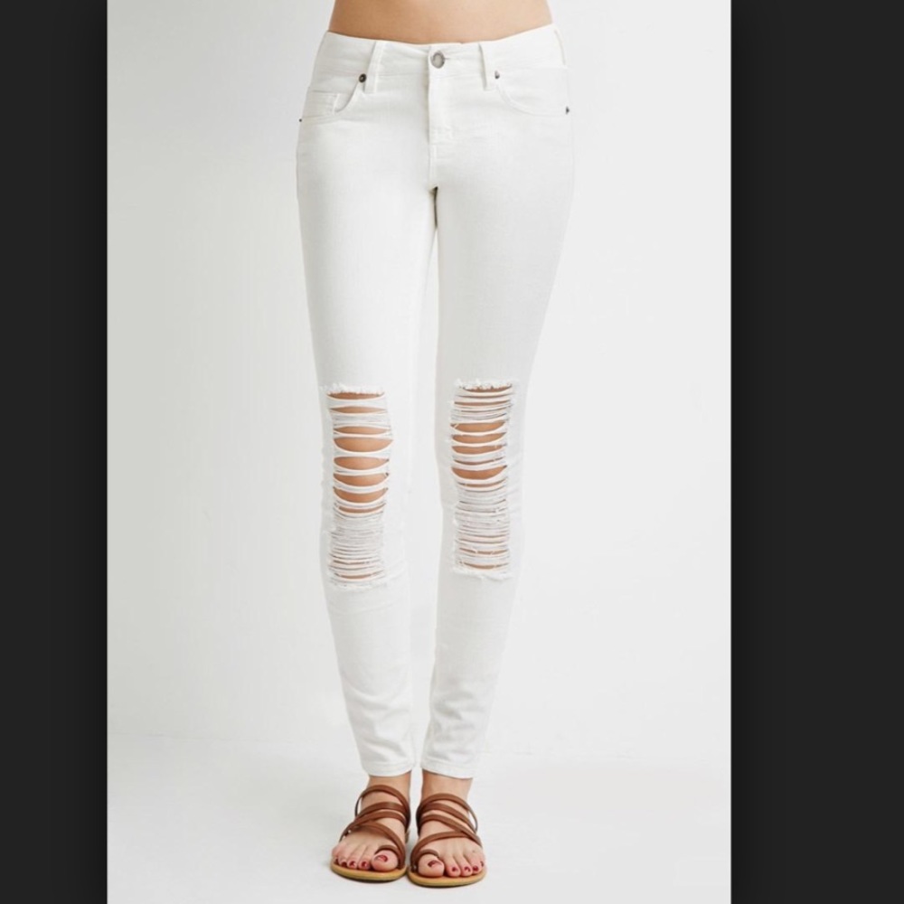 FOREVER 21 LIFE IN PROGRESS DISTRESSED SKINNY JEAN