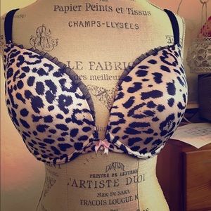 Victoria's Secret very sexy push up.