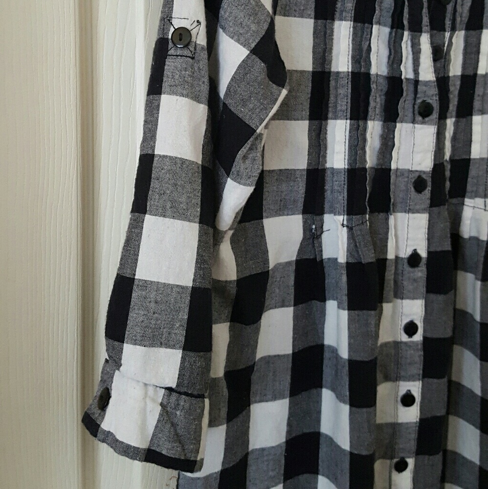 Buffalo Plaid Pintuck Tunic - Picture 4 of 4