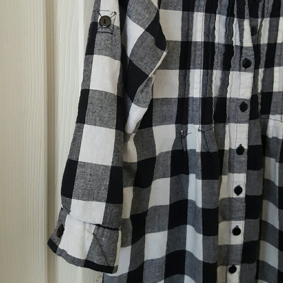 Buffalo Plaid Pintuck Tunic - Picture 4 of 4