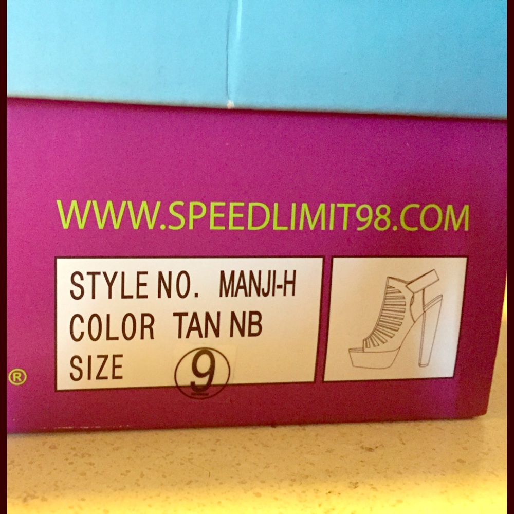 Tan strapped heels - Picture 4 of 4
