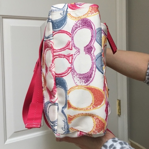 Coach Signature Backpack - Picture 4 of 6