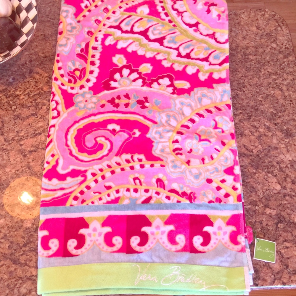 Vera Bradley Capri Melon Beach Towel. NWT