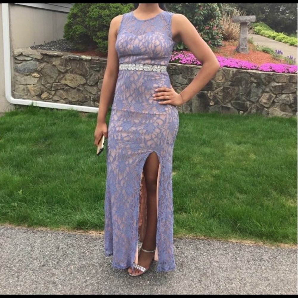 A beautiful lilac backless dress