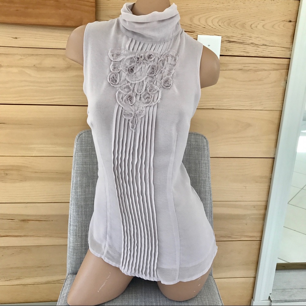 Chiffon sleeveless blouse