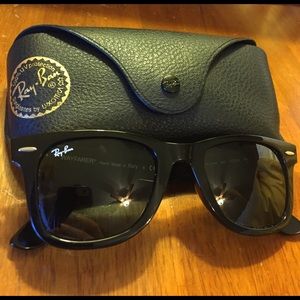 Wayfarer Raybans & original case