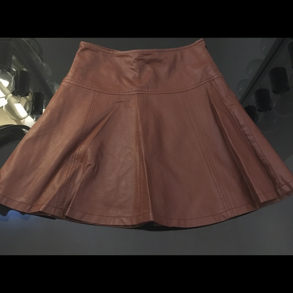 FOREVER 21 WOMENS RUST FLUTED FAUX LEATHER SKIRT