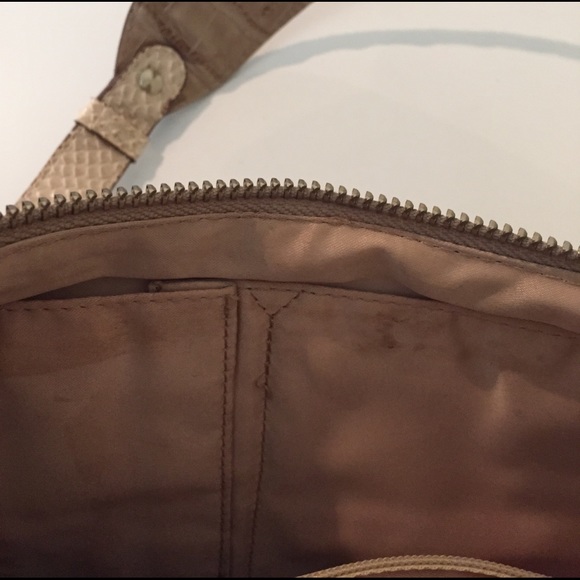 Guess Purse - Picture 3 of 4