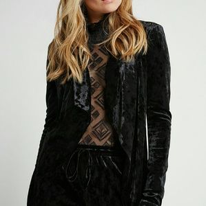 BCBGENERATION Crushed Velvet Blazer