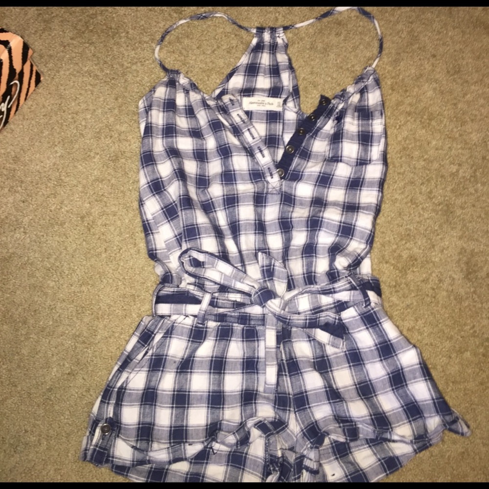 Abercrombie & Fitch white and navy blue romper
