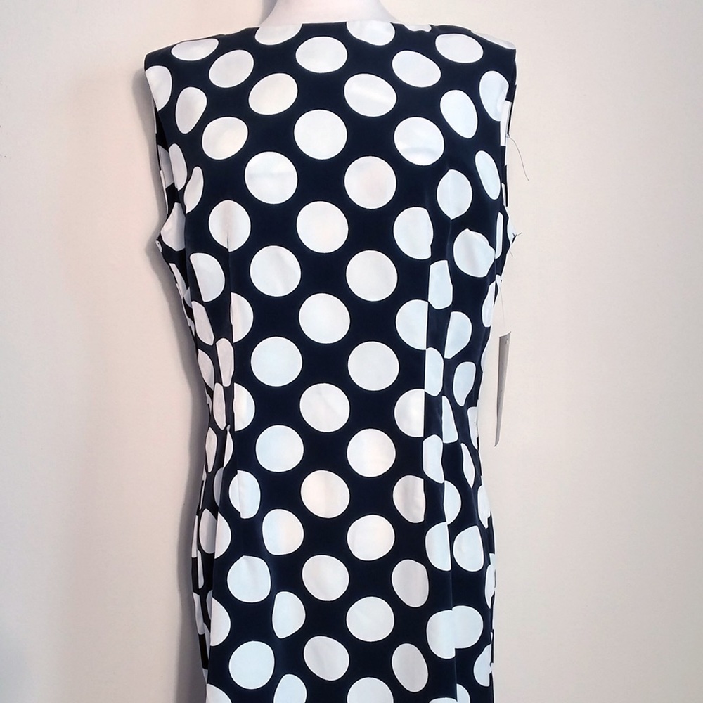 NGU POLKA dot dress
