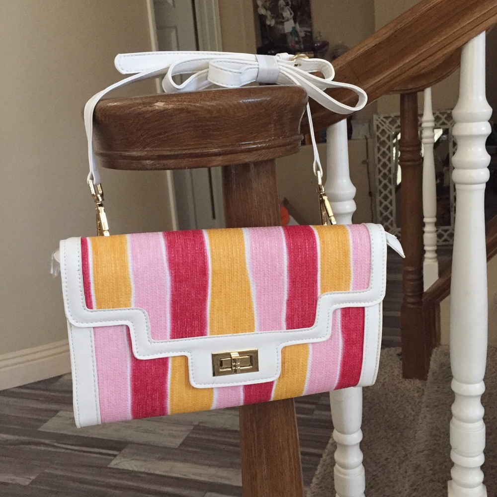 🛑SOLD🛑New pink and yellow purse 👛