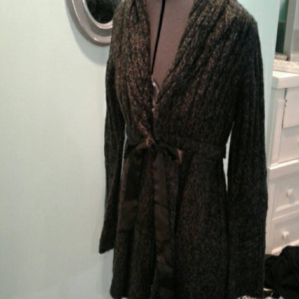 Liz Lange Maternity cardigan
