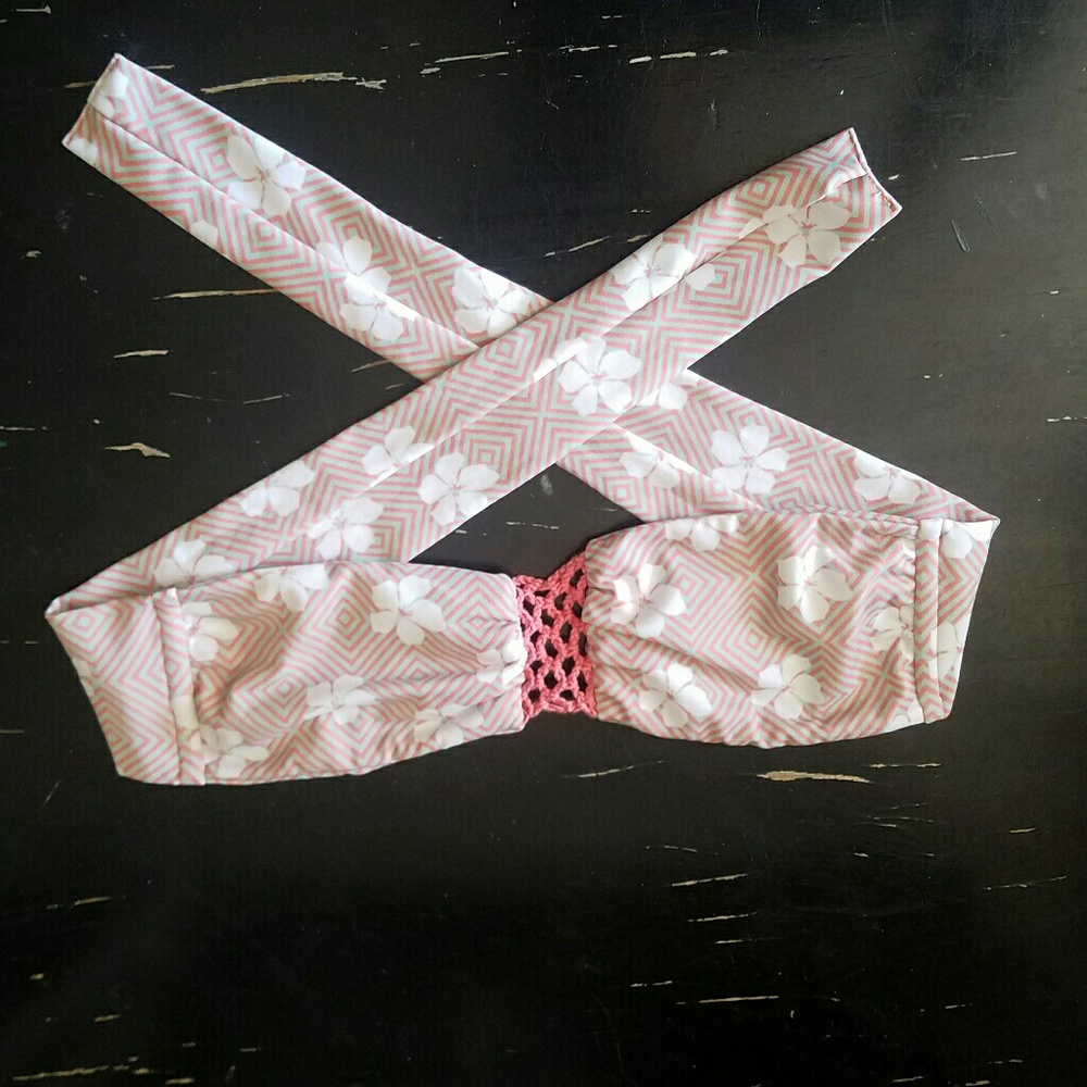 Posh pua strapless top