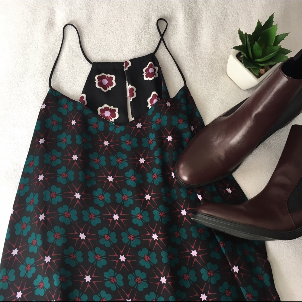 CLOSET CLOSING Express Reversible Strappy tank