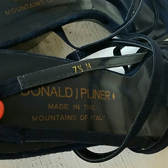 Donald J pliner sandals. Size 7.5 m - Picture 5 of 7