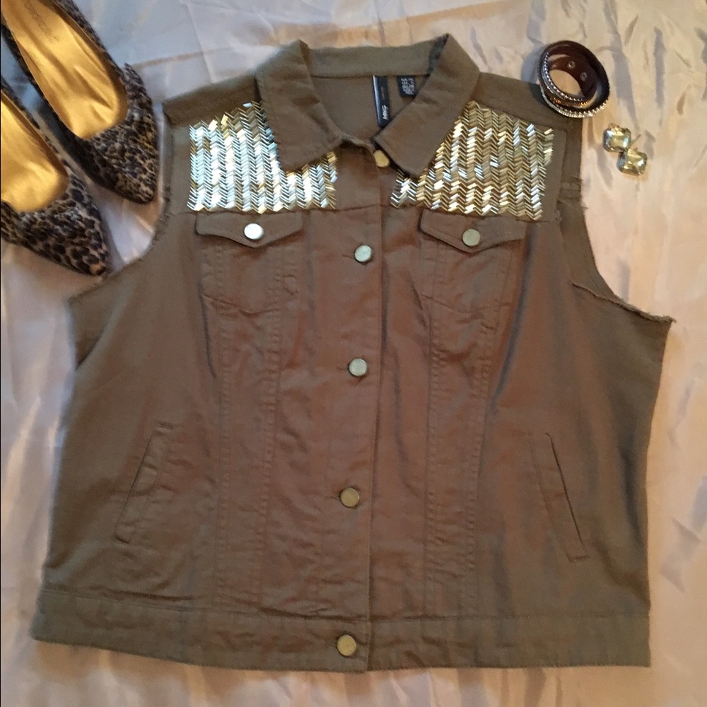 MNG vest (in khaki) NWOT