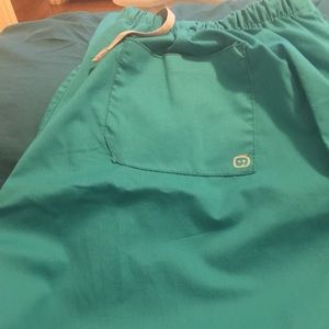 Green Wonder Wink scrub bottoms