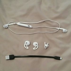 Bluetooth earbuds