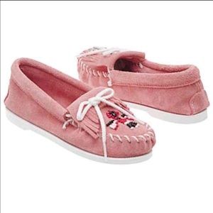 Minnetonka festival season suede and moccasins