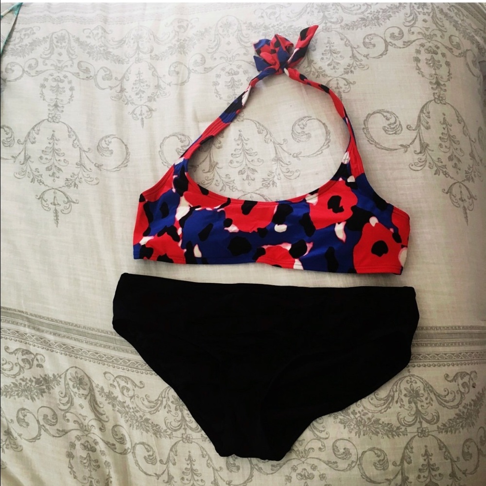 Dkny 2 piece halter athletic style bikini