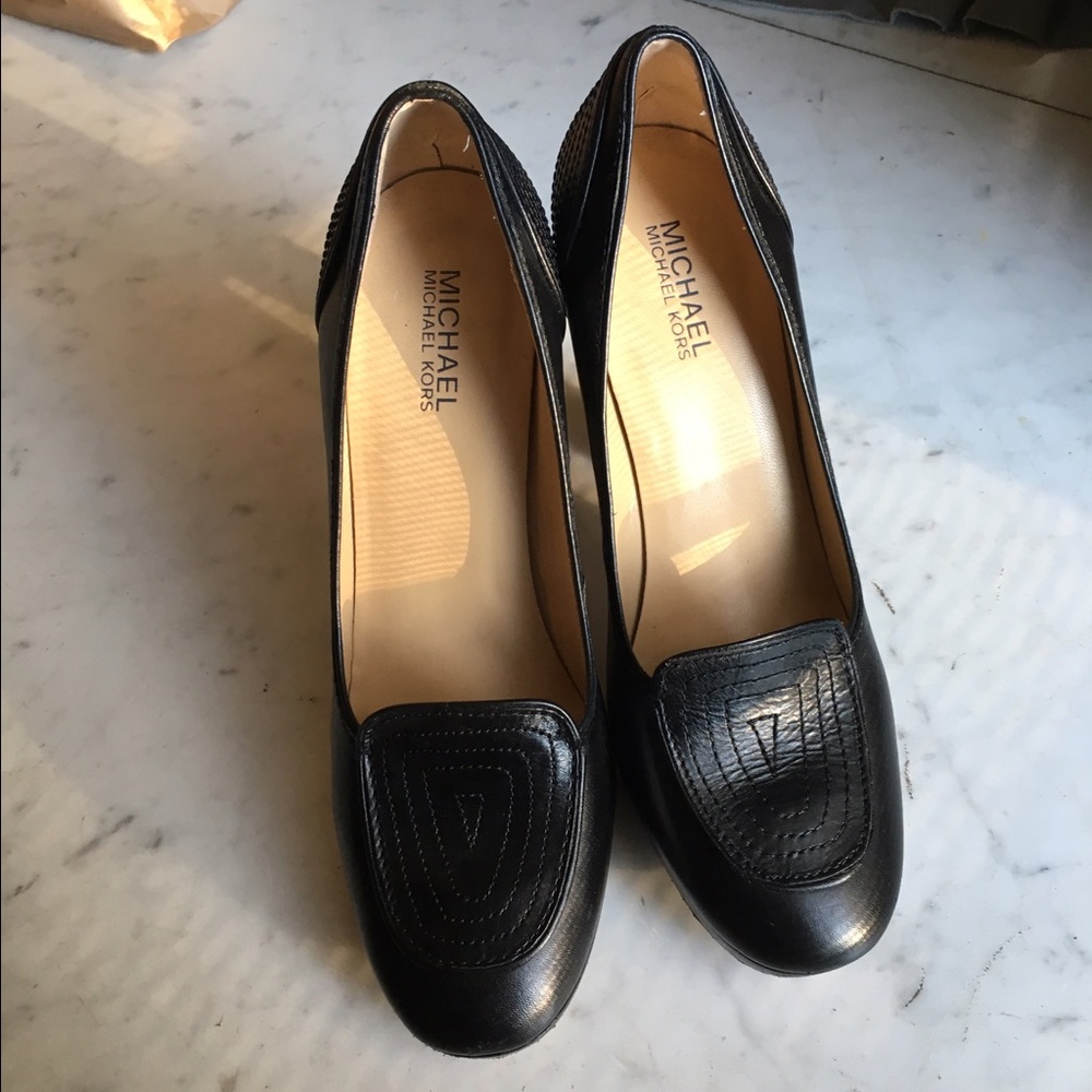 SOLD Michael Kors Leather Platform Pumps - Picture 3 of 7