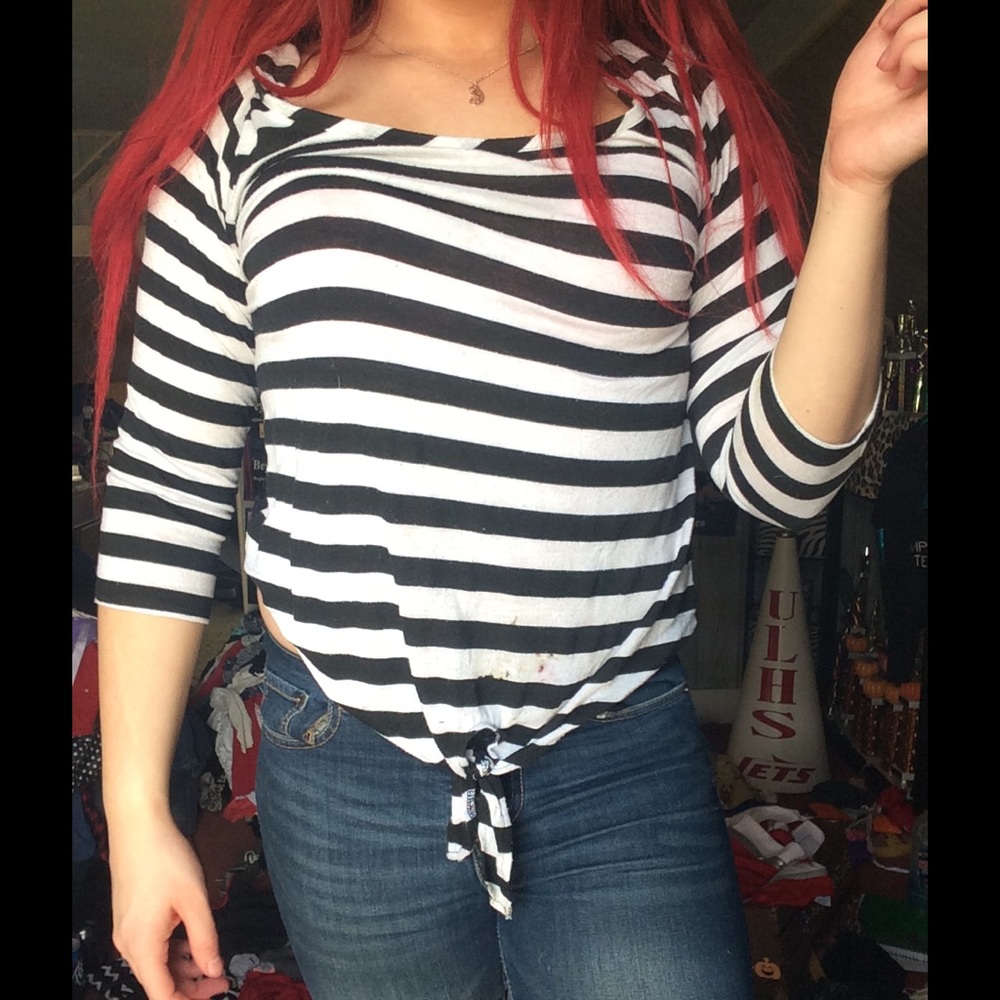 3/4 sleeve stripped no boundaries top lace back