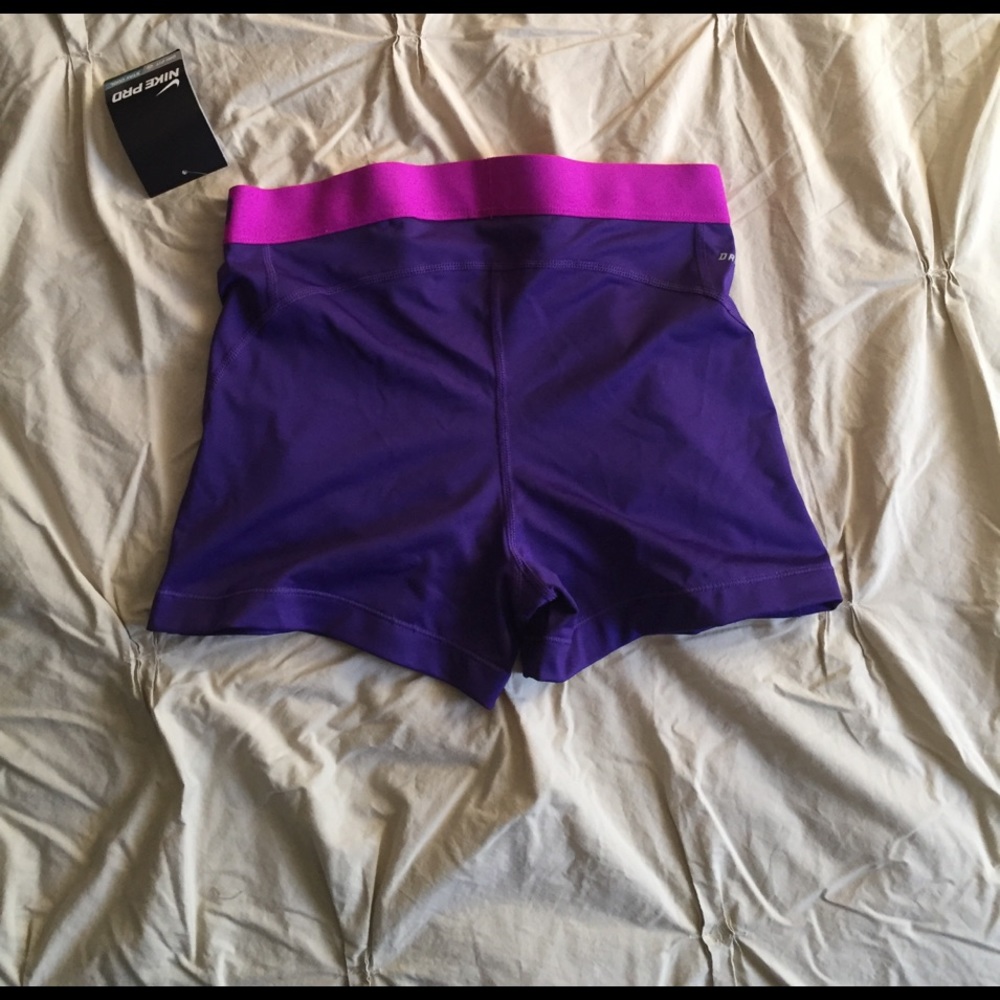 Nike pro shorts - Picture 2 of 2