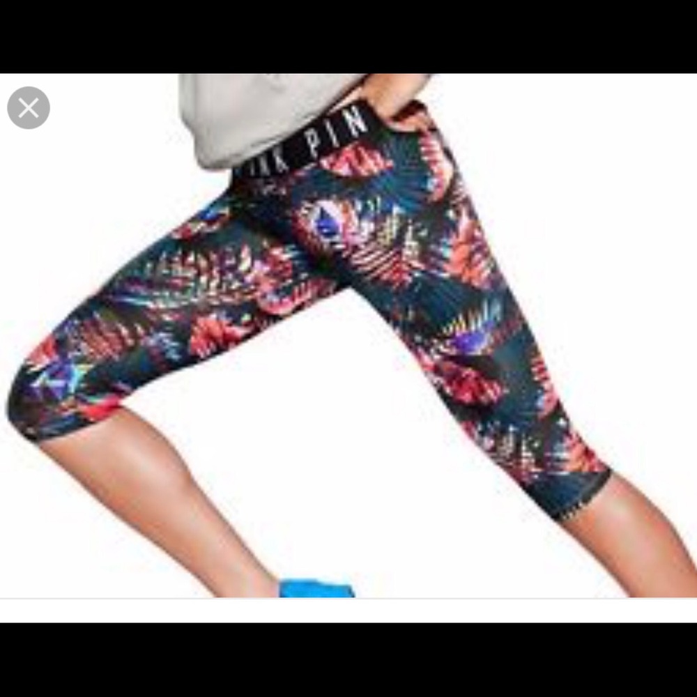 VS Pink yoga crops