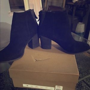 New in Box Ecote Black Suede Booties - Sz. 10