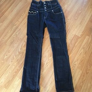 Mint pair of coogi high waisted jeans sz 9/10
