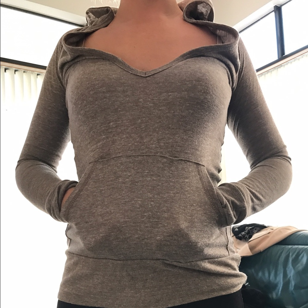 Alternative Earth VNeck long sleeve top