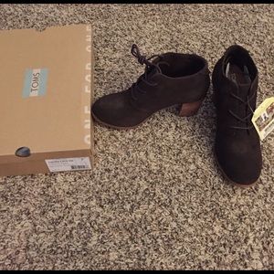 Toms suede lace up booties